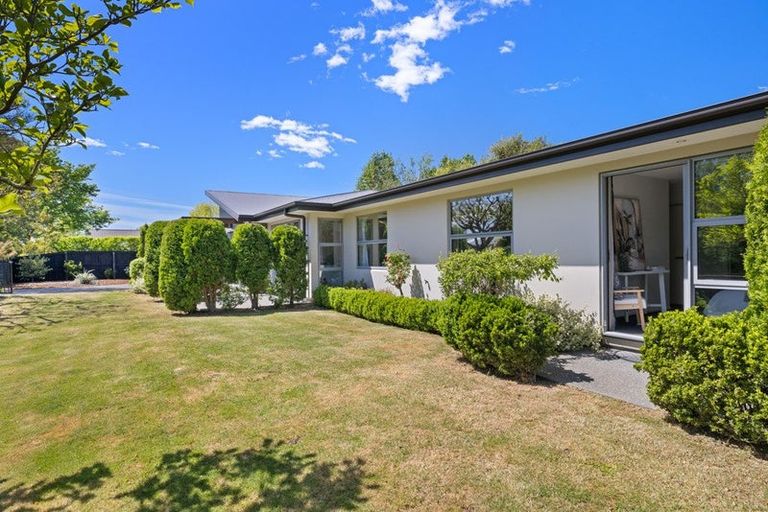Photo of property in 14 Redwood Place, St Albans, Christchurch, 8052