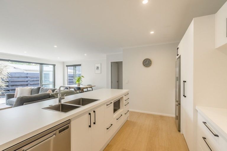 Photo of property in 27a Oriwa Street, Waikanae, 5036