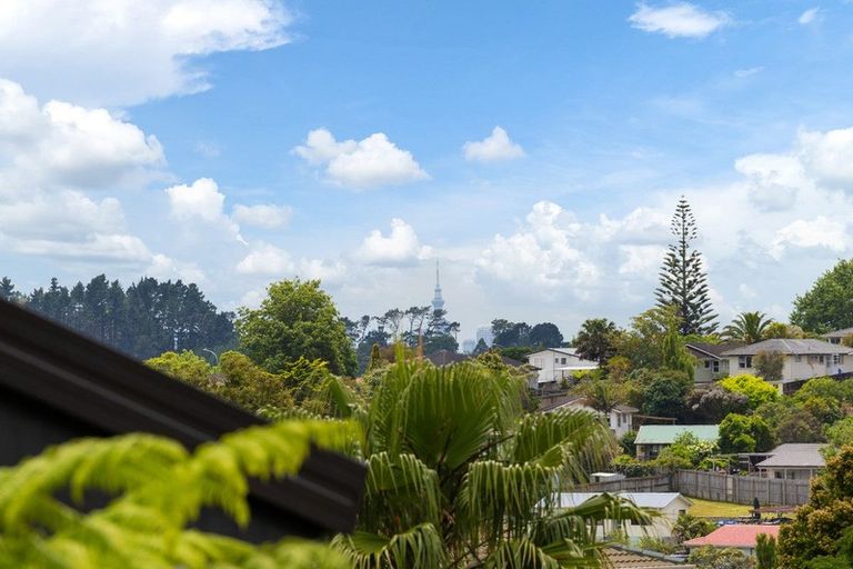 Photo of property in 1/235 Glengarry Road, Glen Eden, Auckland, 0602