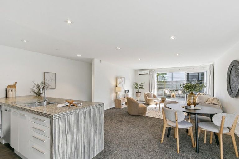 Photo of property in 11a Pinkerton Grove, Newlands, Wellington, 6037