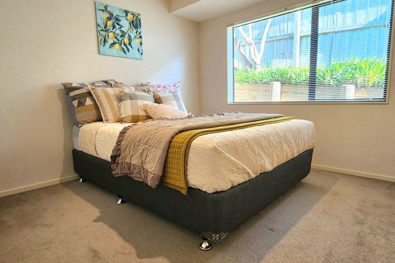 Photo of property in 47 William Gamble Drive, Greenhithe, Auckland, 0632