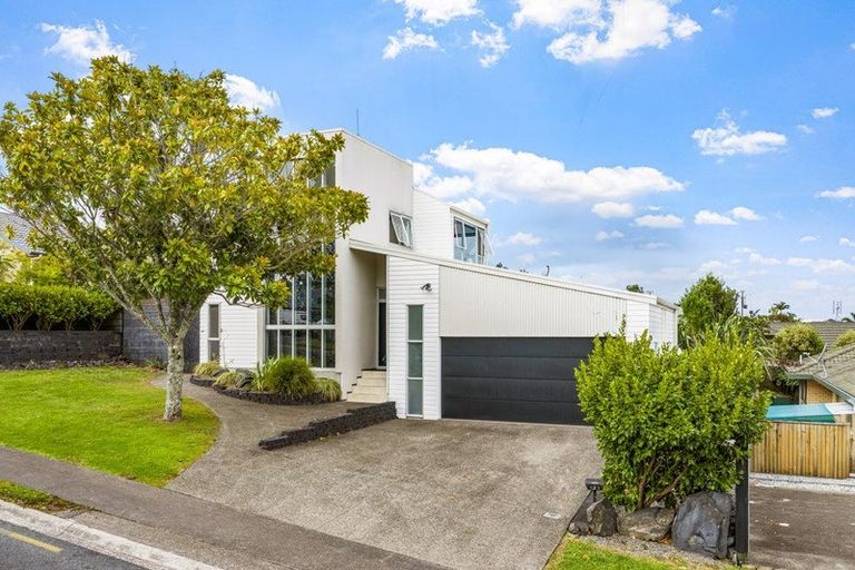Photo of property in 121 Tauranga Place, Orewa, 0931