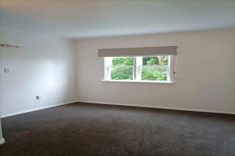Photo of property in 54 Apuka Street, Brooklyn, Wellington, 6021