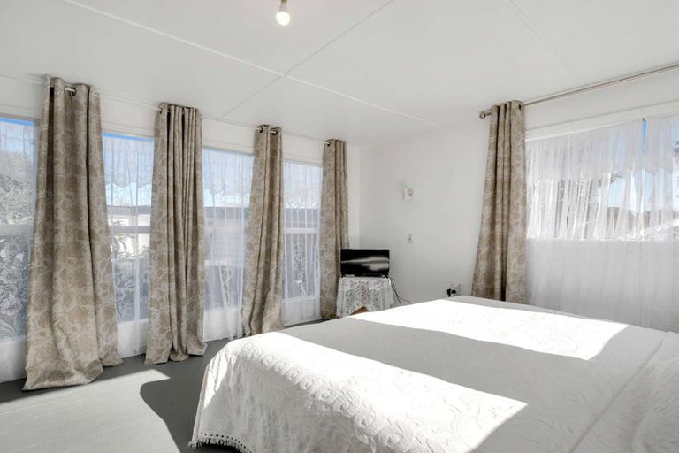 Photo of property in 3 Murch Place, Tawhero, Whanganui, 4500