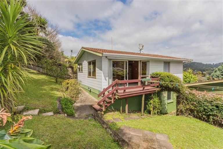 Photo of property in 1/28 Scotstoun Place, Glen Eden, Auckland, 0602