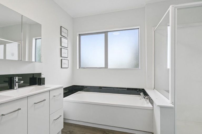 Photo of property in 46f2 Maupuia Road, Miramar, Wellington, 6022