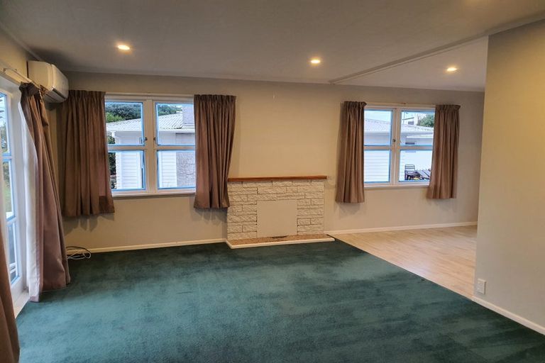 Photo of property in 61 Gloria Avenue, Te Atatu Peninsula, Auckland, 0610