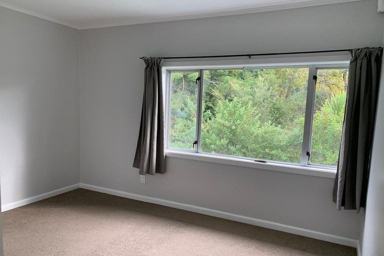 Photo of property in 70 Savoy Road, Glen Eden, Auckland, 0602