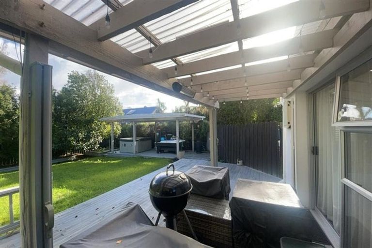 Photo of property in 17 Trafalgar Road, Milford, Auckland, 0620