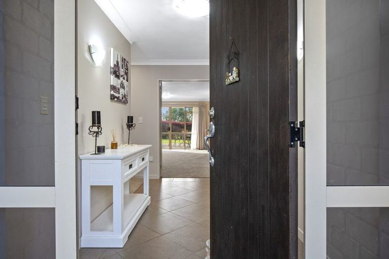 Photo of property in 21 Old Barn Road, Opaheke, Papakura, 2584