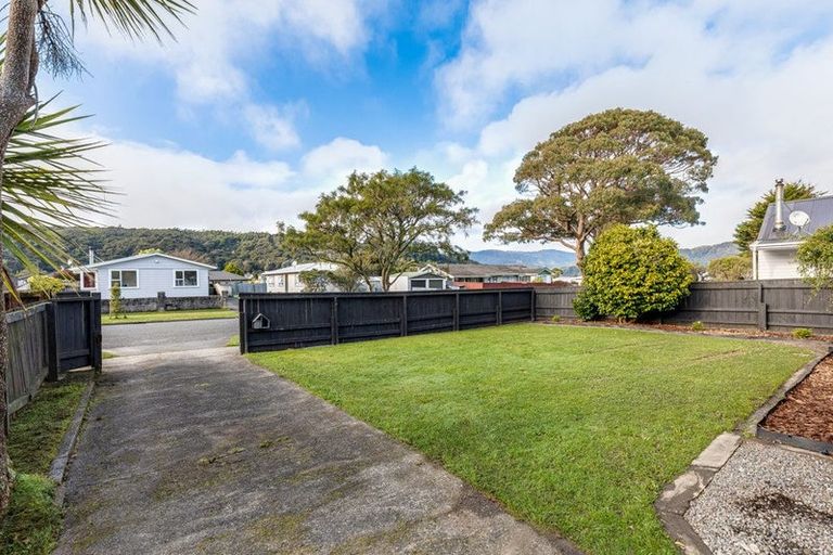 Photo of property in 43 Mohaka Street, Wainuiomata, Lower Hutt, 5014