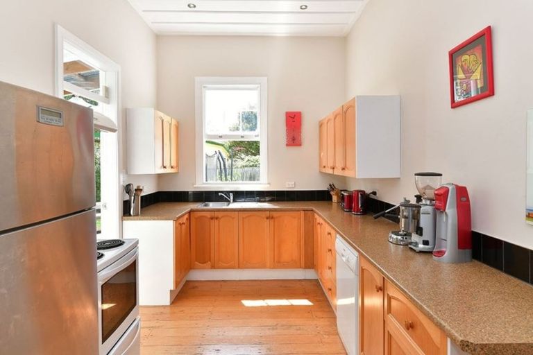 Photo of property in 114 Awaroa Road, Helensville, 0800