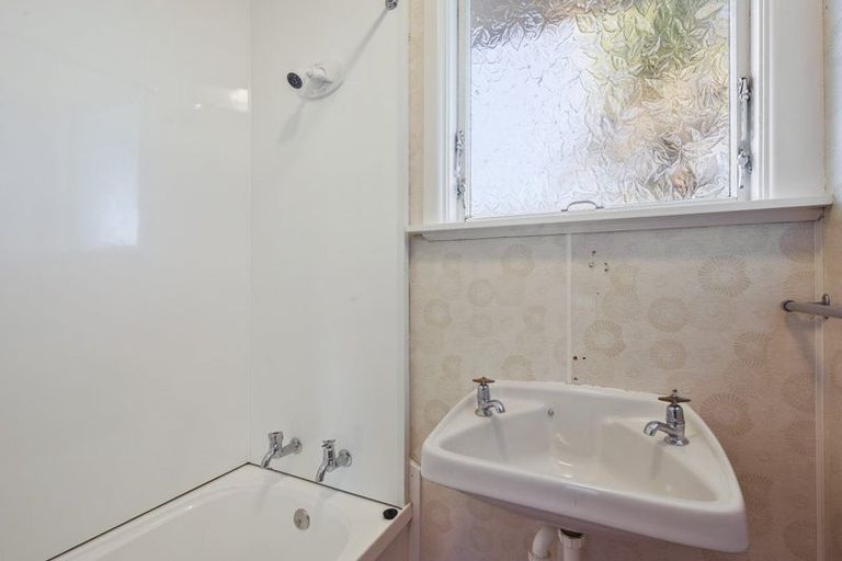 Photo of property in 28 Warrington Street, Mairehau, Christchurch, 8013