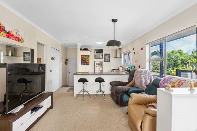 Photo of property in 3b Lillian Place, Orewa, 0931