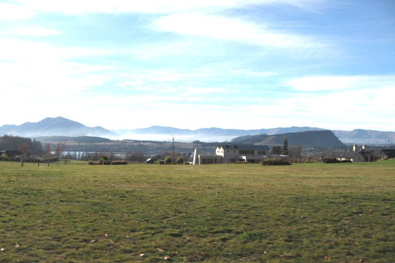 Photo of property in 10 Foxglove Heights, Wanaka, 9305