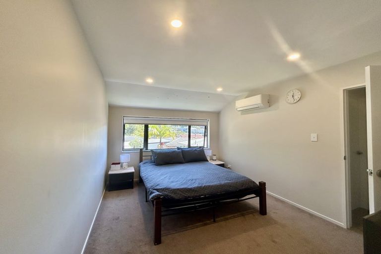Photo of property in 6c Blenheim Street, Glenfield, Auckland, 0629