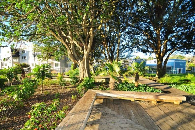 Photo of property in 138 Landmark Terrace, Orewa, 0931