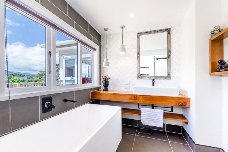 Photo of property in 12 Gray Avenue, Paraparaumu Beach, Paraparaumu, 5032