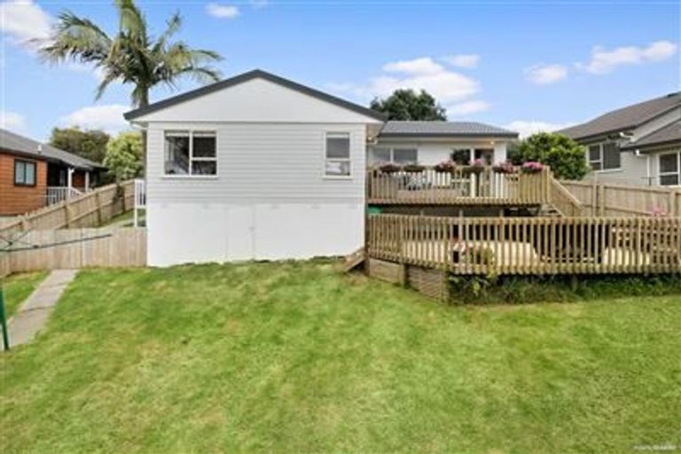 Photo of property in 3 Ian Sage Avenue, Torbay, Auckland, 0630