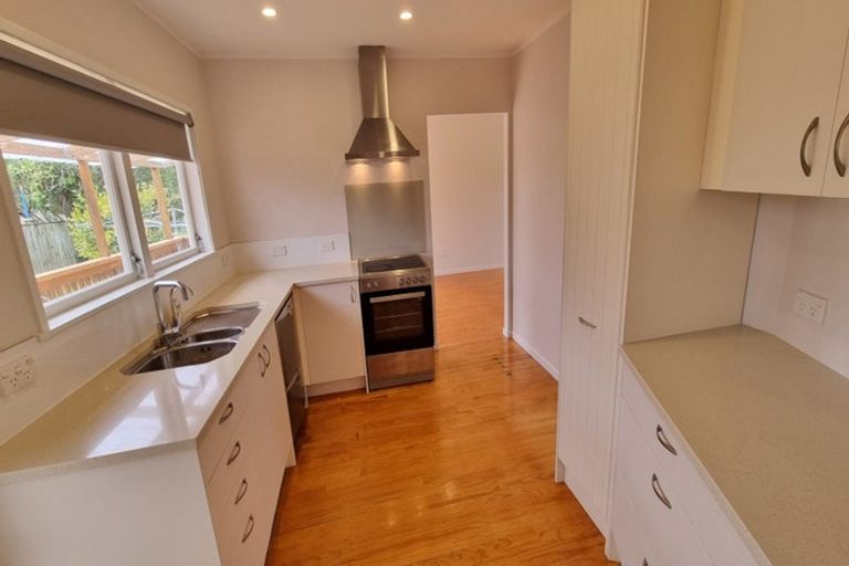 Photo of property in 43 Ramillies Place, Glenfield, Auckland, 0629