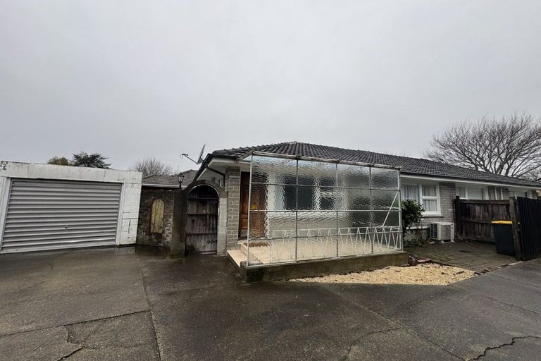 Photo of property in 2/4 Wadeley Road, Ilam, Christchurch, 8041