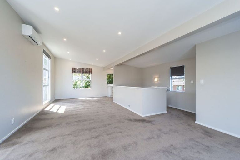 Photo of property in 7a Shortland Street, Khandallah, Wellington, 6035