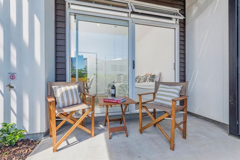 Photo of property in 25 Marine Parade, Hobsonville, Auckland, 0616