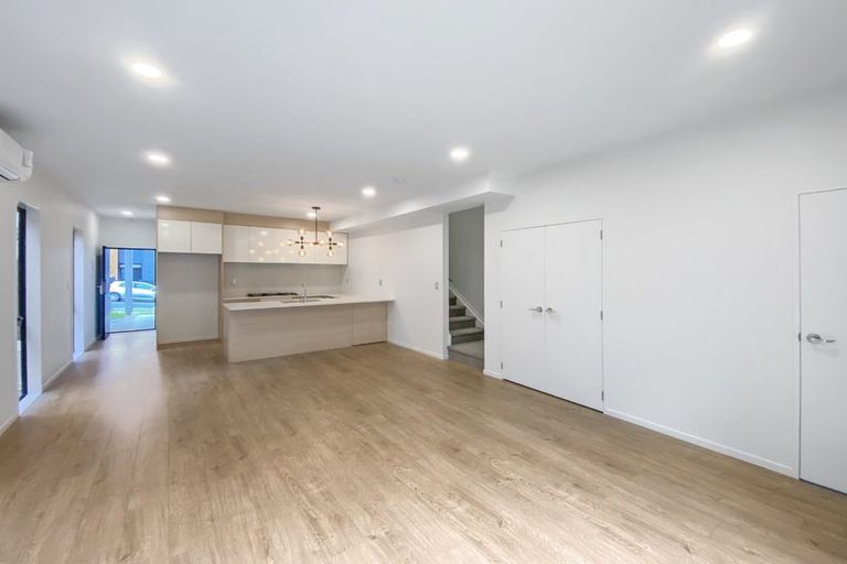 Photo of property in 3a Frontier Lane, Flat Bush, Auckland, 2019