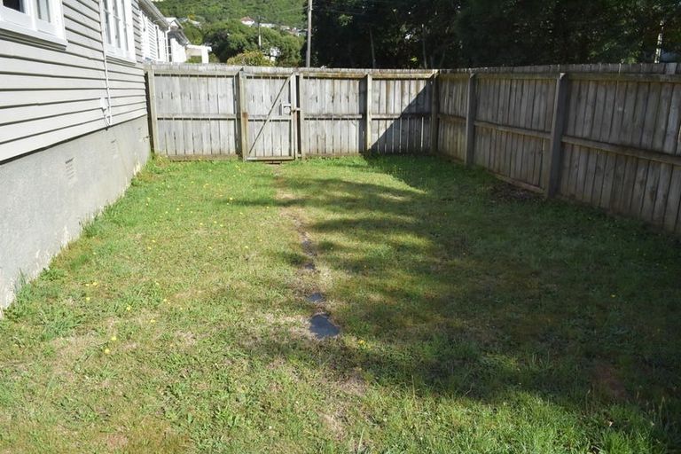 Photo of property in 79 Broderick Road, Johnsonville, Wellington, 6037