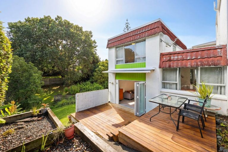 Photo of property in 3/52 Fruitvale Road, New Lynn, Auckland, 0600