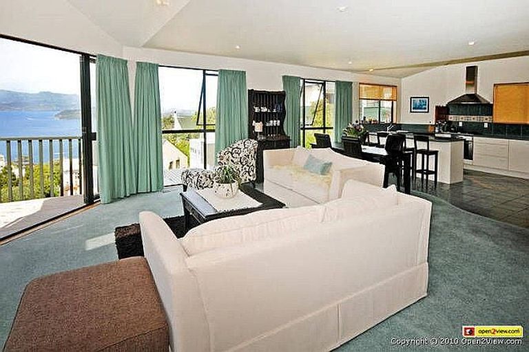 Photo of property in 19 Waru Street, Khandallah, Wellington, 6035