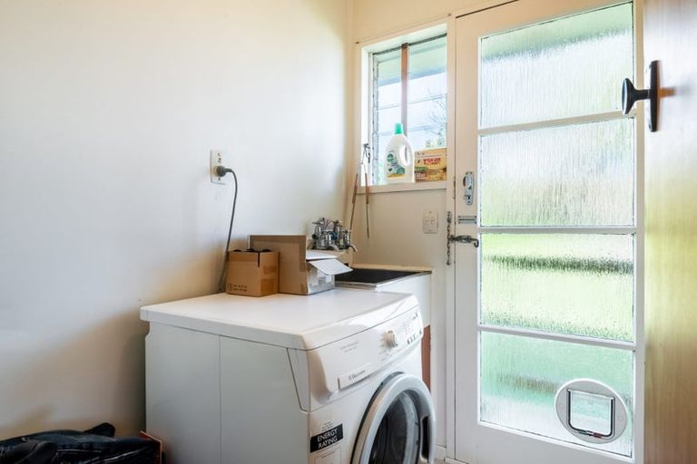 Photo of property in 2/28b Sunnynook Road, Sunnynook, Auckland, 0620
