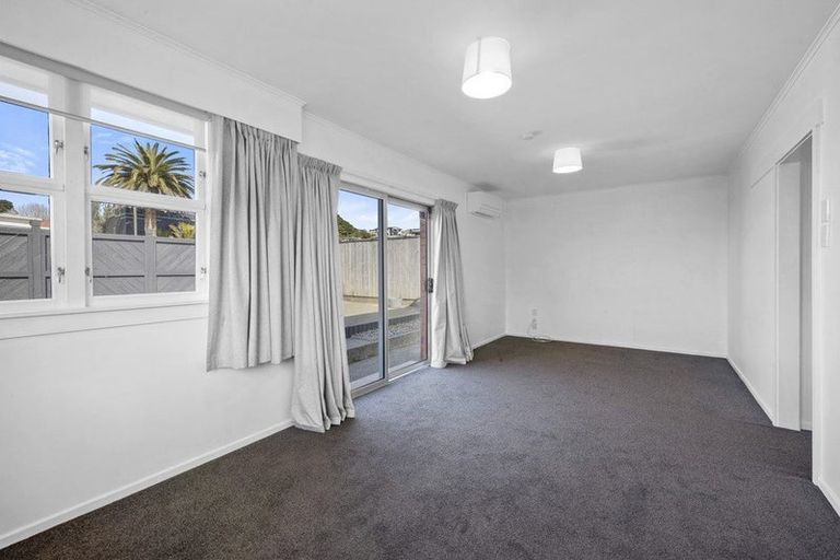 Photo of property in 1/306 Devon Street West, New Plymouth, 4310