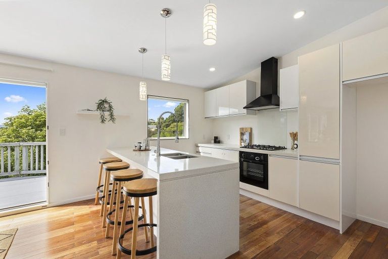 Photo of property in 32 Farnham Street, Mornington, Wellington, 6021