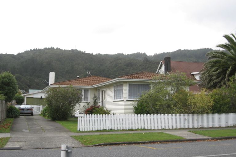 Photo of property in 71 Glen Road, Stokes Valley, Lower Hutt, 5019