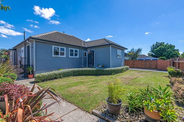 Photo of property in 137 Rangiora Avenue, Roslyn, Palmerston North, 4414