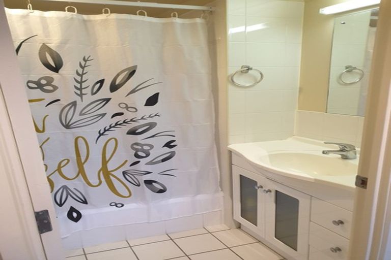 Photo of property in 12j/18 Ronwood Avenue, Manukau, Auckland, 2104