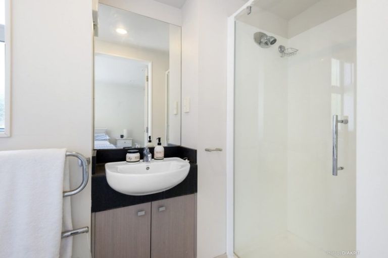 Photo of property in 48 Erlestoke Crescent, Churton Park, Wellington, 6037