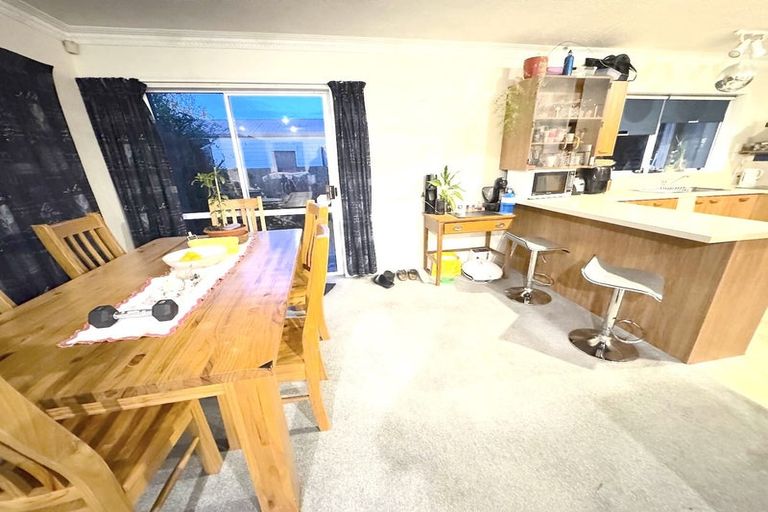 Photo of property in 2/84 Racecourse Road, Sockburn, Christchurch, 8042