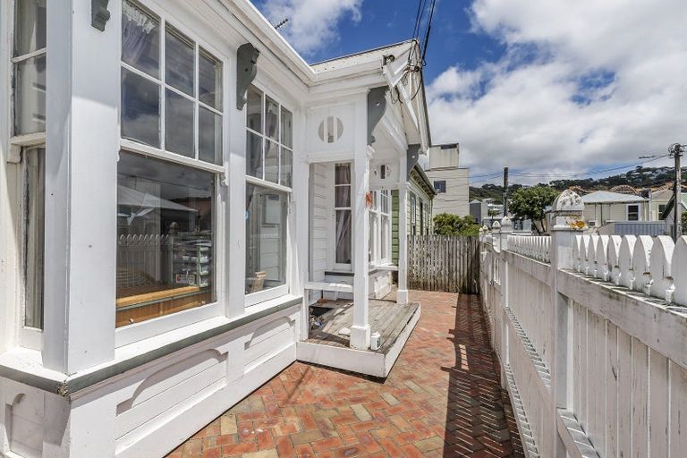 Photo of property in 10 Green Street, Newtown, Wellington, 6021