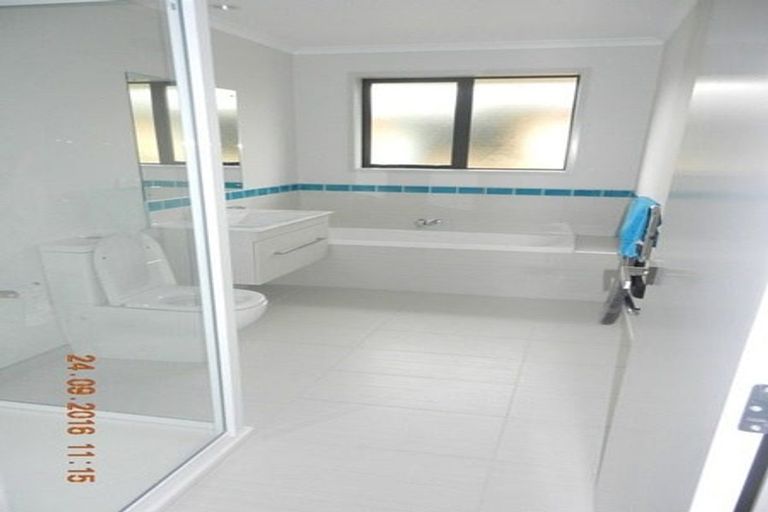 Photo of property in 3 Miami Place, One Tree Point, 0118