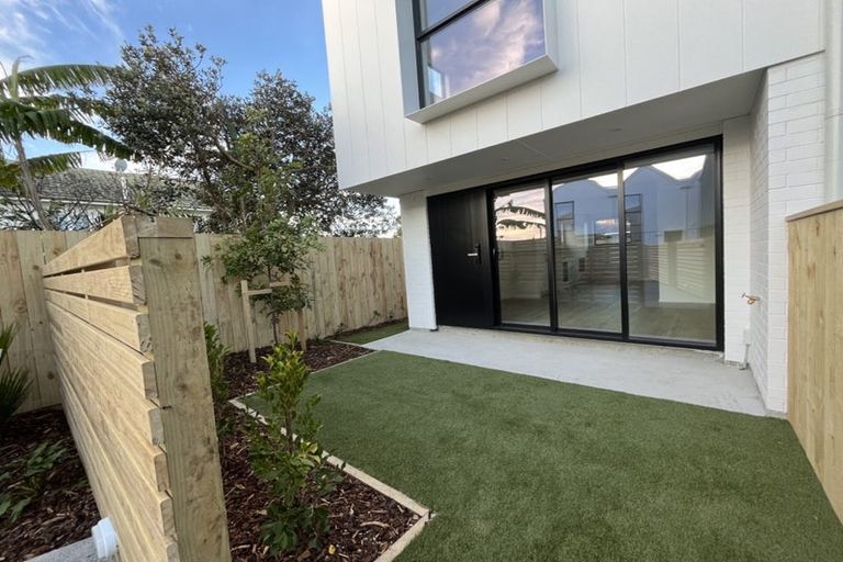 Photo of property in 12/39 Pakuranga Road, Pakuranga, 2010