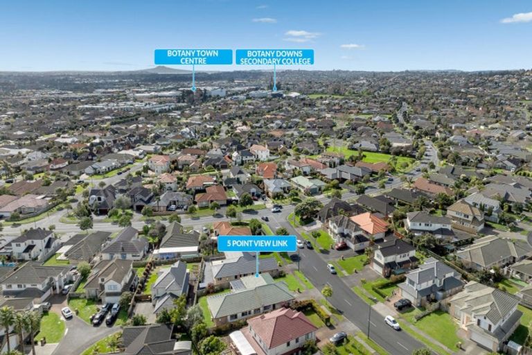 Photo of property in 5 Point View Link, East Tamaki Heights, Auckland, 2016