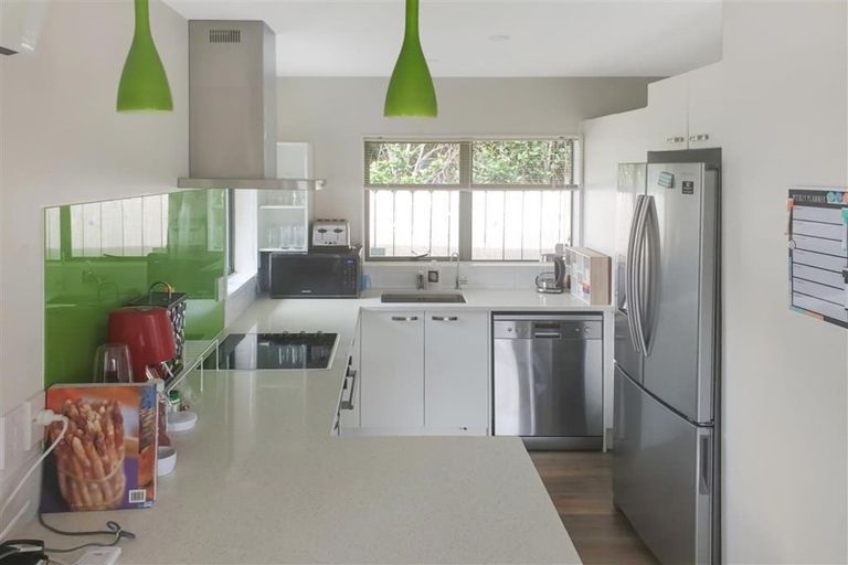 Photo of property in 128a Gloucester Road, Manurewa, Auckland, 2102