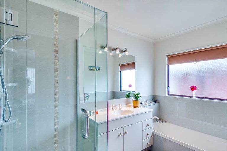 Photo of property in 28 Balmoral Street, Taradale, Napier, 4112