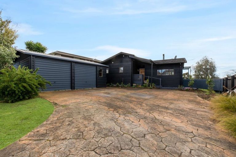Photo of property in 21 Riverside Drive, Waiuku, 2123