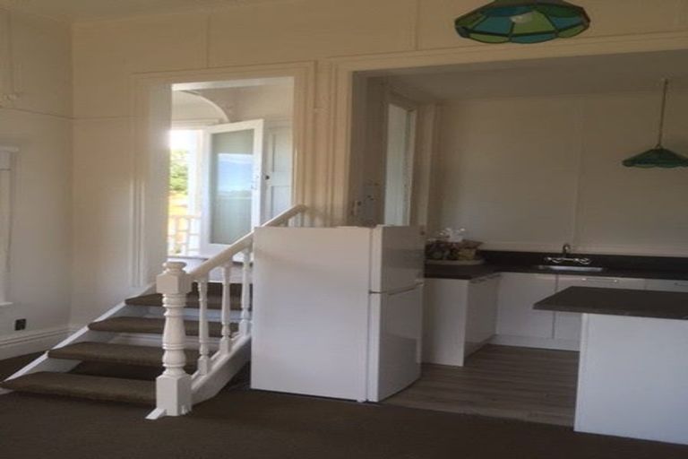 Photo of property in 74 Rolleston Street, Mount Cook, Wellington, 6021