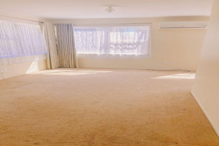 Photo of property in 7 Tamahere Drive, Glenfield, Auckland, 0629