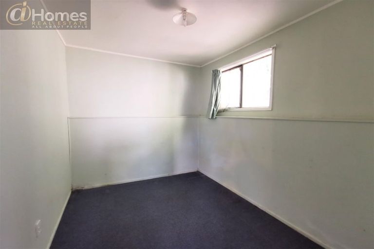 Photo of property in 16 Edgewood Way, Henderson, Auckland, 0612
