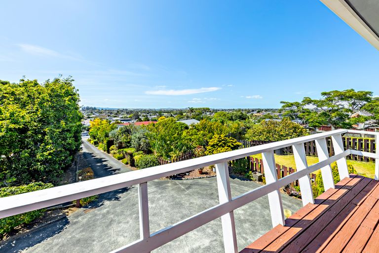 Photo of property in 1/580 Massey Road, Mangere, Auckland, 2022